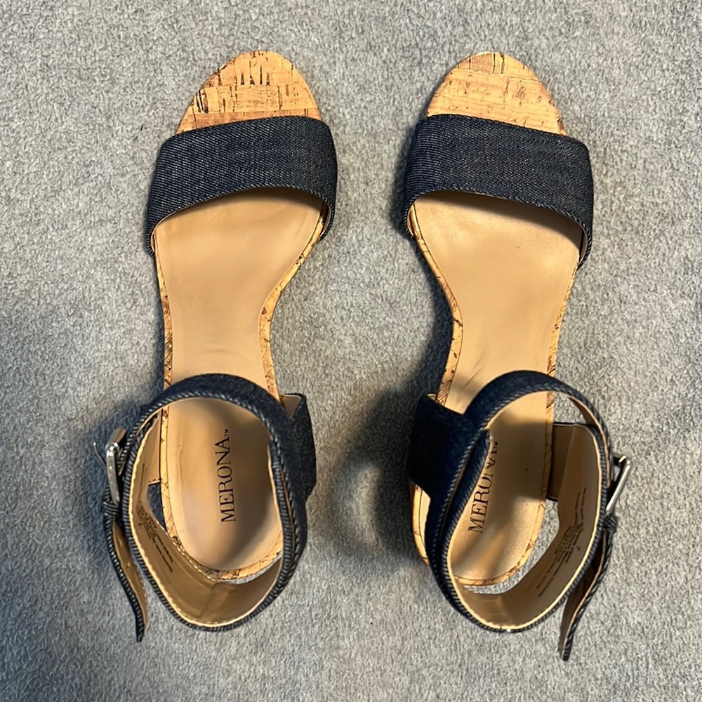 MERONA Womens Navy Chunky Heels